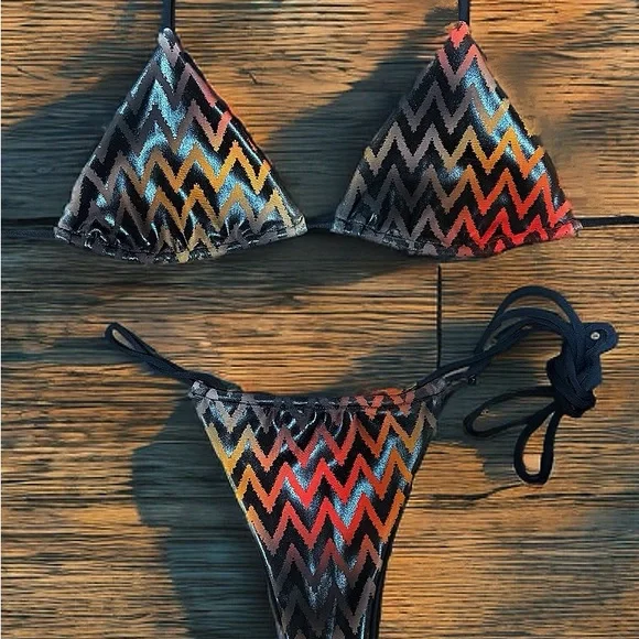 Chevron Pattern Bikini Set - Picture 2 of 5